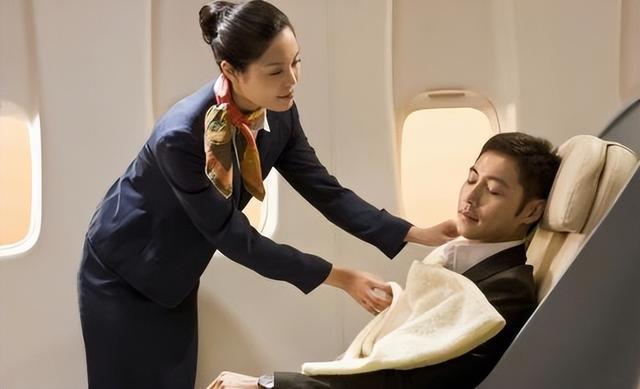 给的如果不主动要求空姐不会主动给j9国际飞机上这几样东西是免费