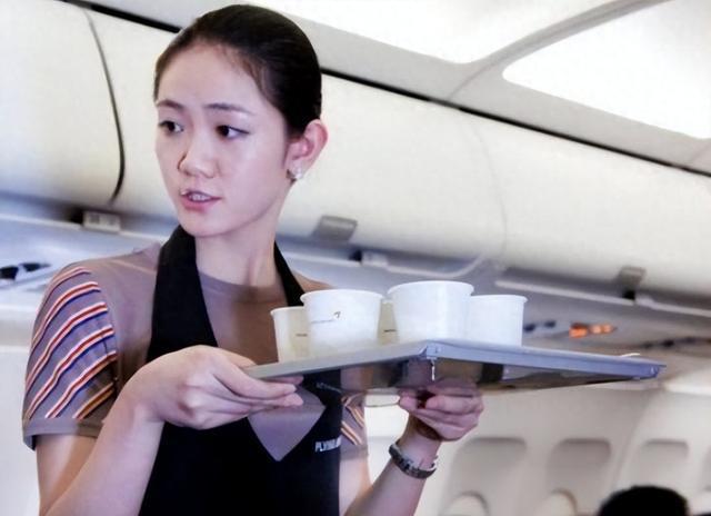 给的如果不主动要求空姐不会主动给j9国际飞机上这几样东西是免费(图2)
