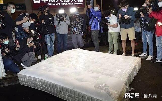 了 我们在围观中完成了集体献祭j9九游会(中国)网站大S走(图4)