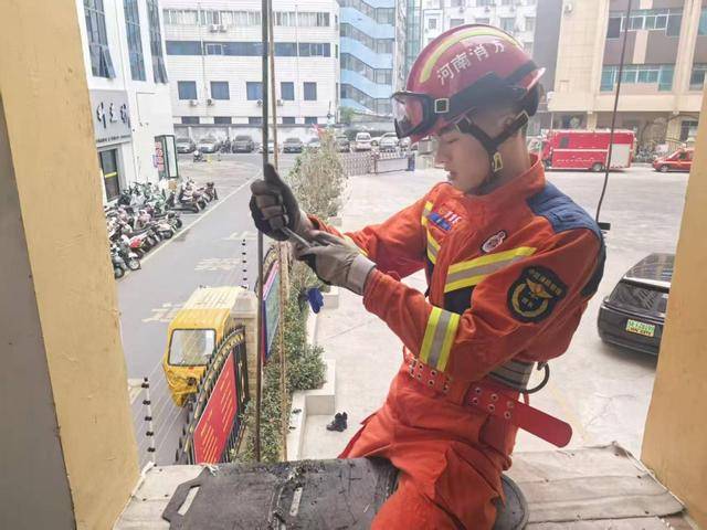 春答卷：坚守是我们在岗唯一的“假期模式”j9九游真人游戏第一品牌“火焰蓝”的新(图4)